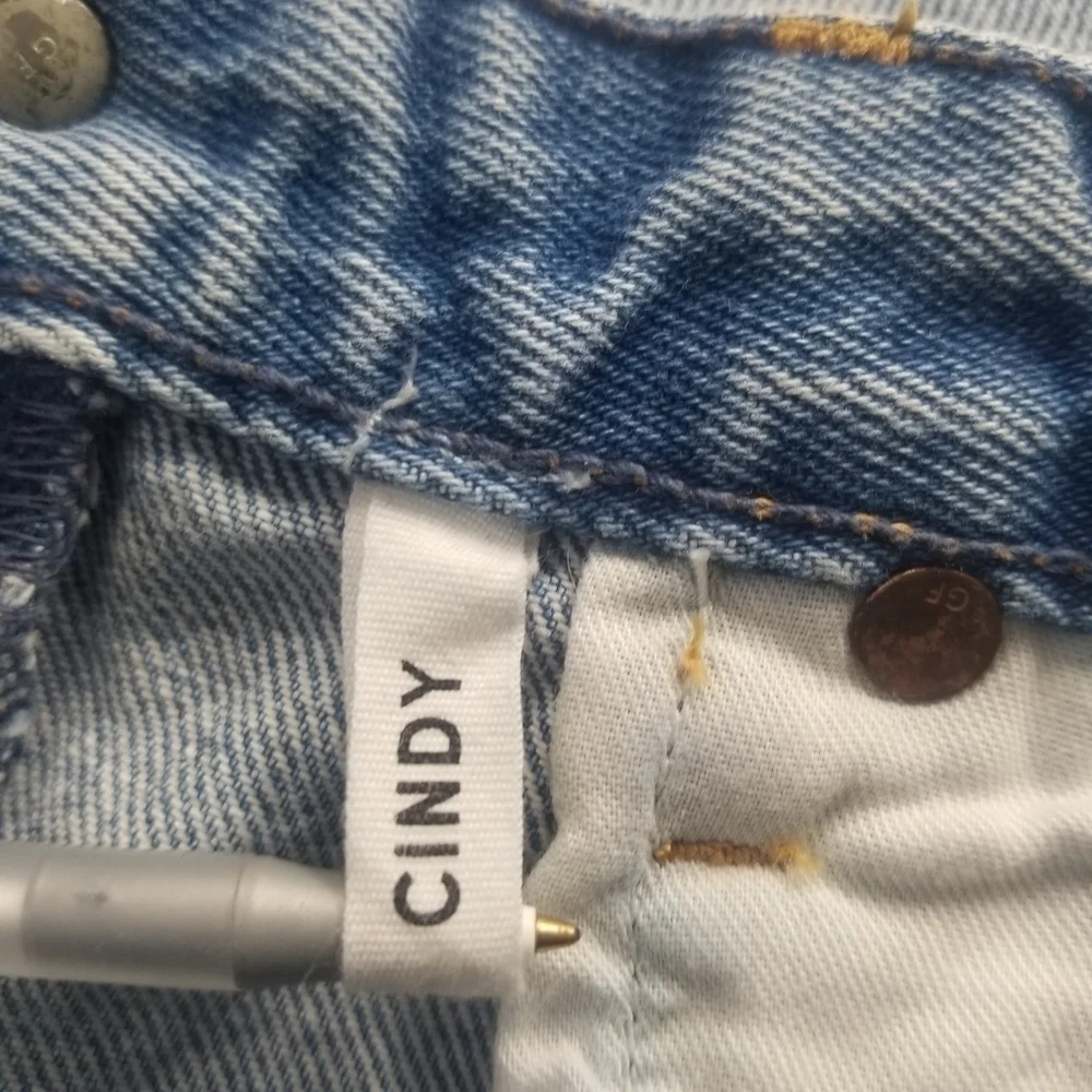 Grlfnd Denim Jean Shorts Sz 25 Cutoff Cindy Button Fly 100% Cotton